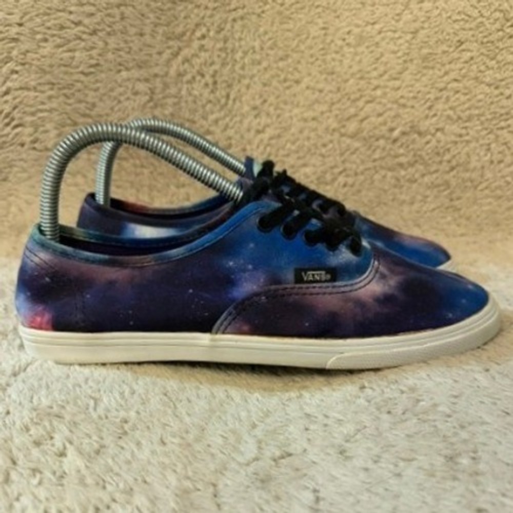 Vans Sneakers Authentic Lo Pro Womens 7.5 Purple Galaxy Print Low Top VN-0GYQ909
